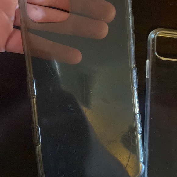 Two iPhone 11 plus cases - Picture 2 of 4
